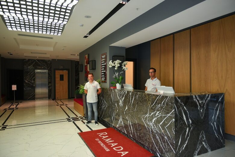 Hotel Ramada By Wyndham Vakfikebir