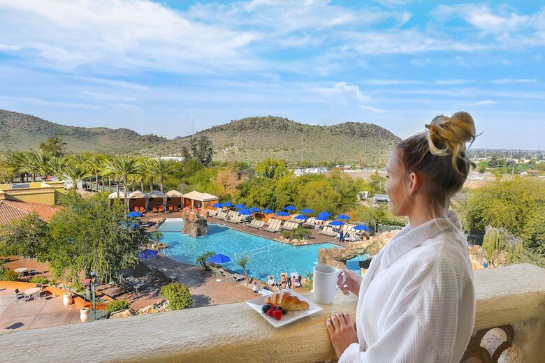 Hotel Pointe Hilton Tapatio Cliffs Resort