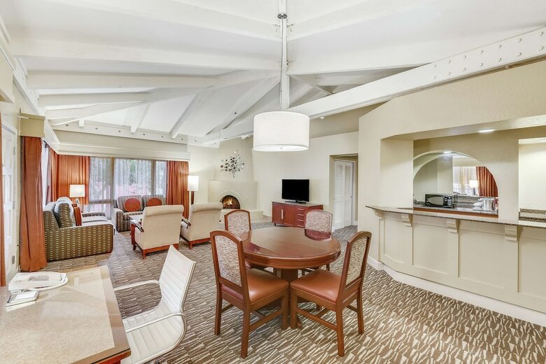 Hotel Pointe Hilton Tapatio Cliffs Resort