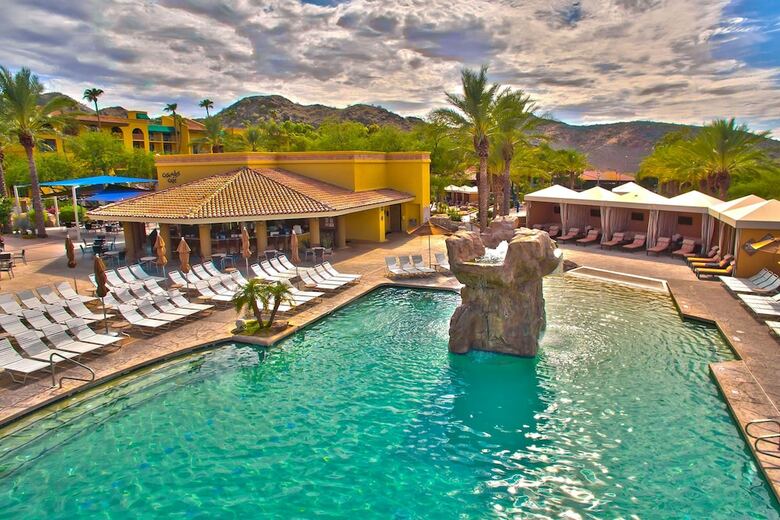 Hotel Pointe Hilton Tapatio Cliffs Resort