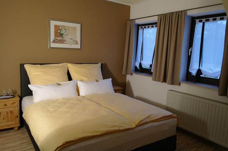 Bed & Breakfast Heidehotel Jagdhof Dobra Gmbh