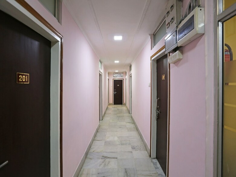 Hotel Oyo 11715 Mcc Guest House