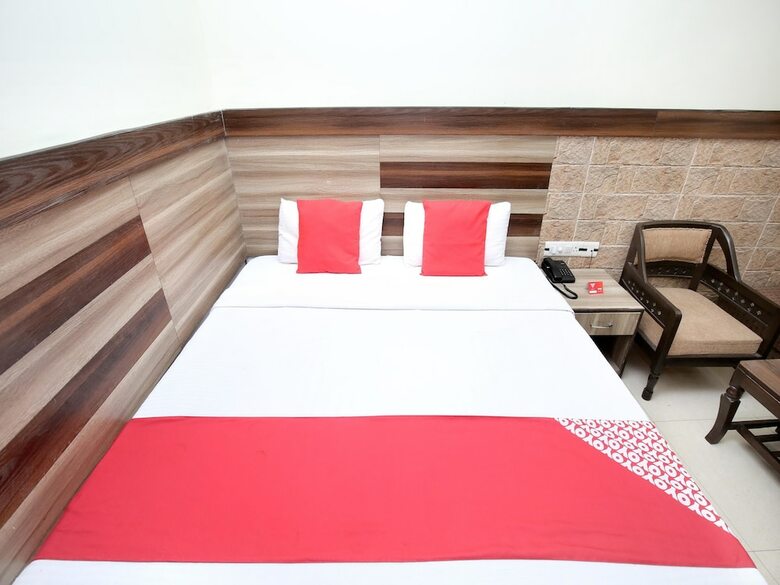 Hotel Oyo 14784 Angad Residency