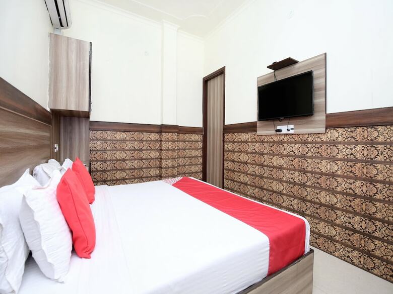 Hotel Oyo 14784 Angad Residency