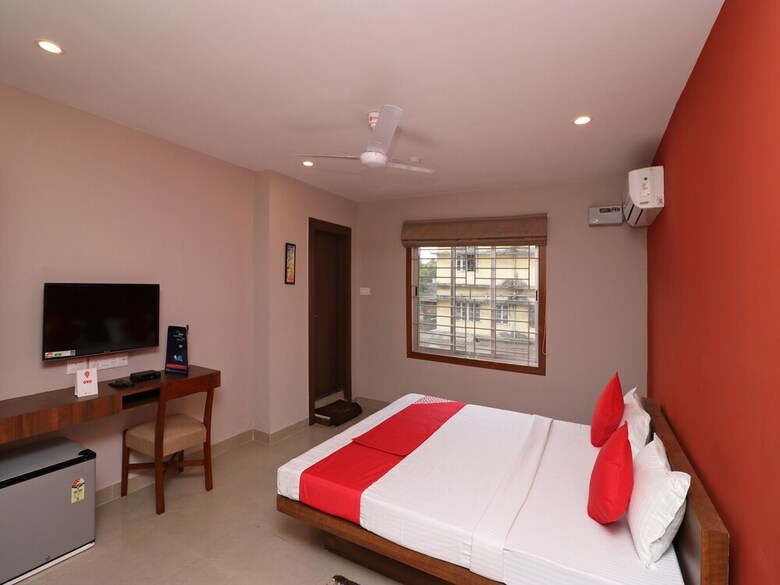 Hotel Oyo 13167 Nirvana Lodge