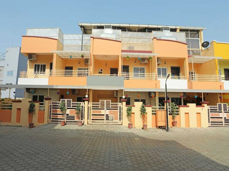 Hotel Oyo 14593 Smart Rooms By Shree Vatika