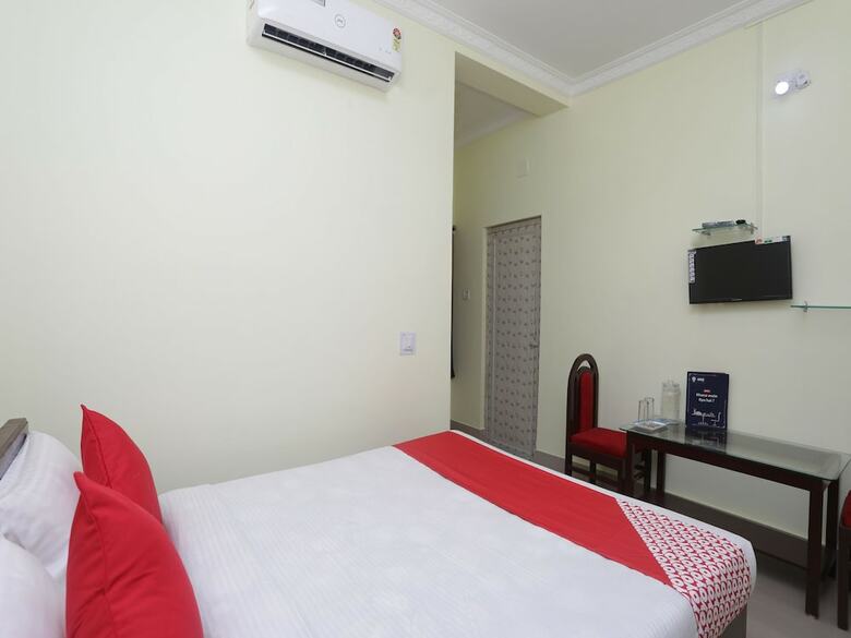 Hotel Oyo 13859 Soveet Residency