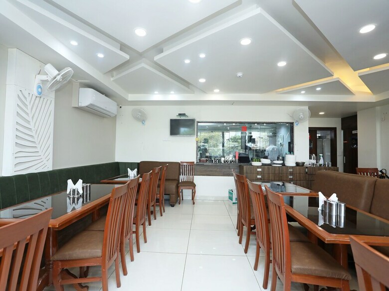 Oyo 14637 Hotel Taste Of India