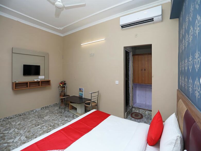 Hotel Oyo 14543 Royal Palace And Banquets