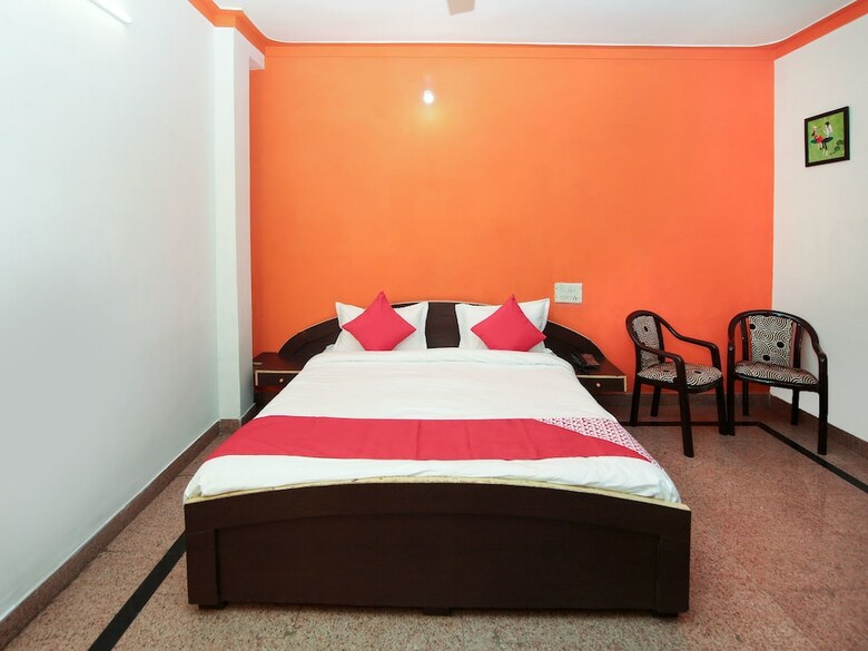 Oyo 12363 Hotel Ratan International