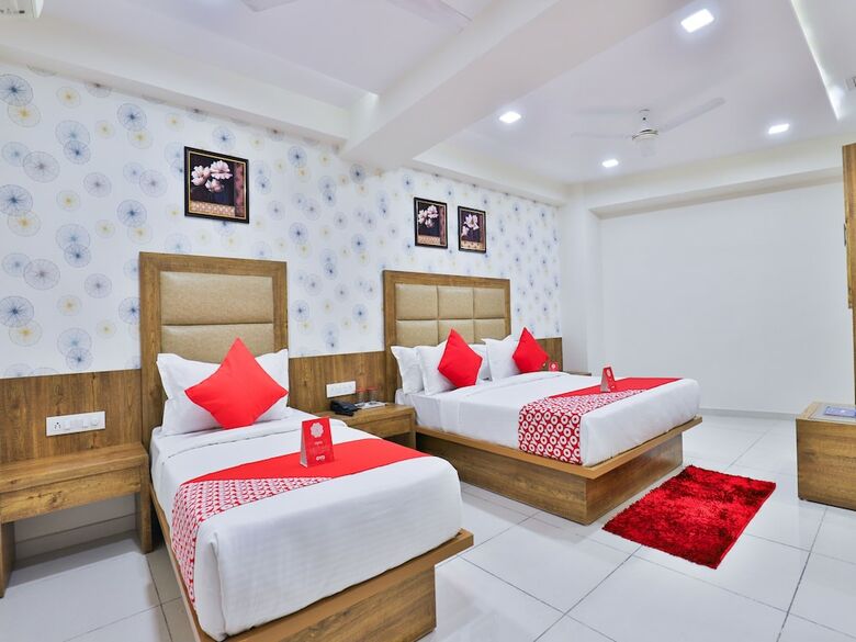 Hotel Oyo 14211 Laxmi Palace