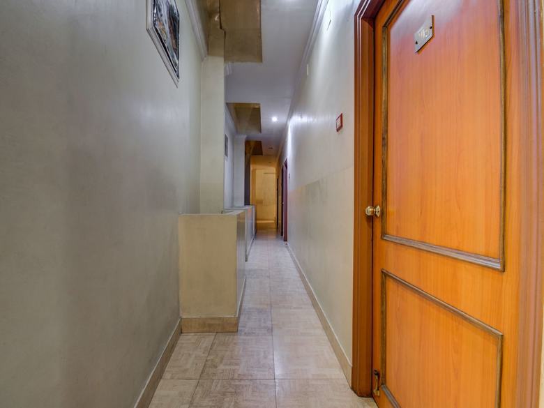 Oyo 7852 Hotel Embassy