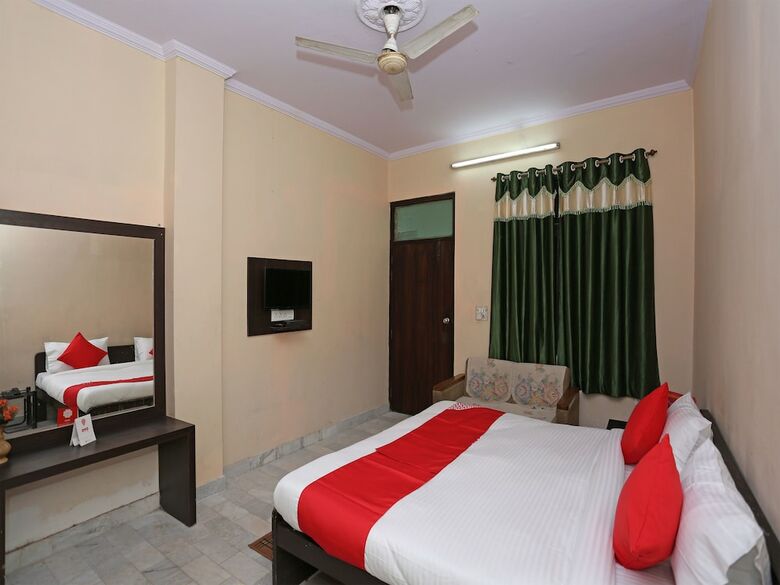 Oyo 13852 Hotel Maharana Palace