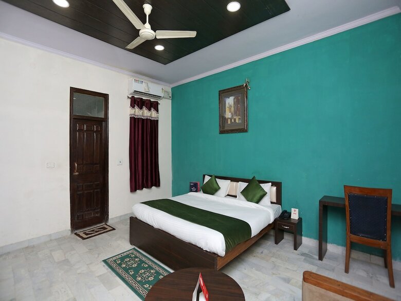 Oyo 13852 Hotel Maharana Palace