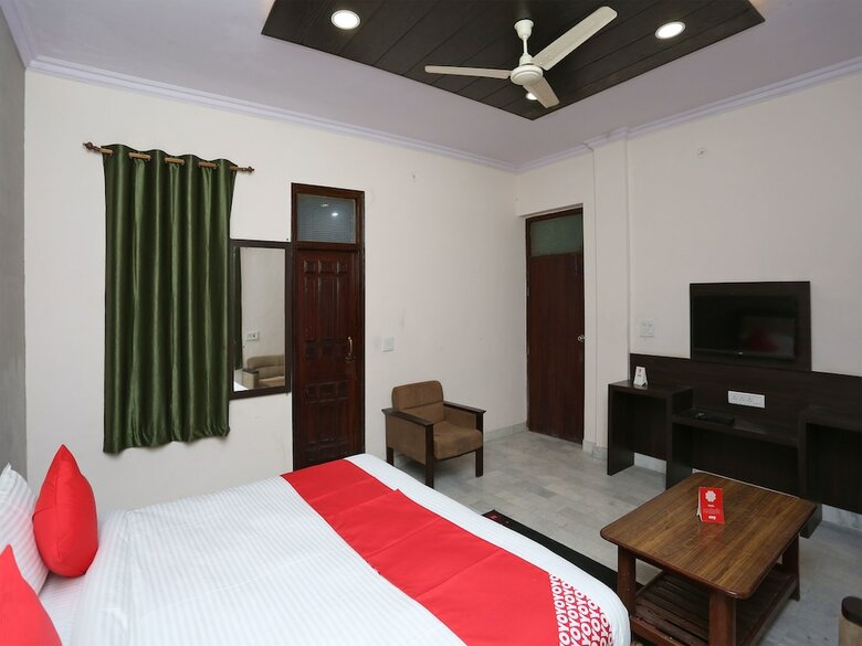 Oyo 13852 Hotel Maharana Palace