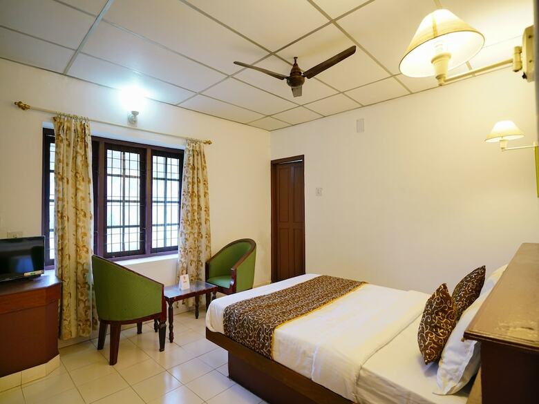 Apartamentos Oyo 15510 Chandana Annexe