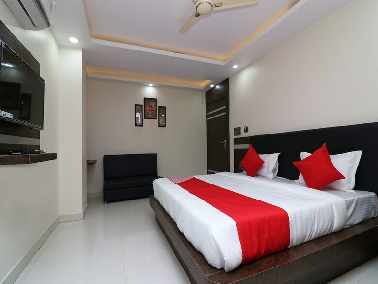 Oyo 15671 Hotel Jalsa Dlx