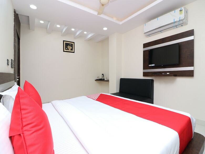 Oyo 15671 Hotel Jalsa Dlx