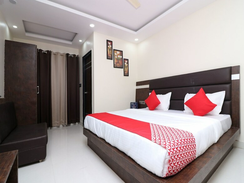 Oyo 15671 Hotel Jalsa Dlx