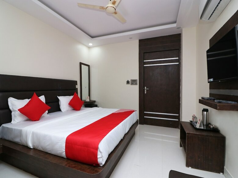 Oyo 15671 Hotel Jalsa Dlx