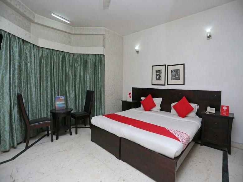 Oyo 15401 Hotel Surana Palace