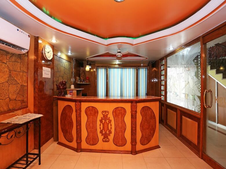 Oyo 15468 Hotel Sharda