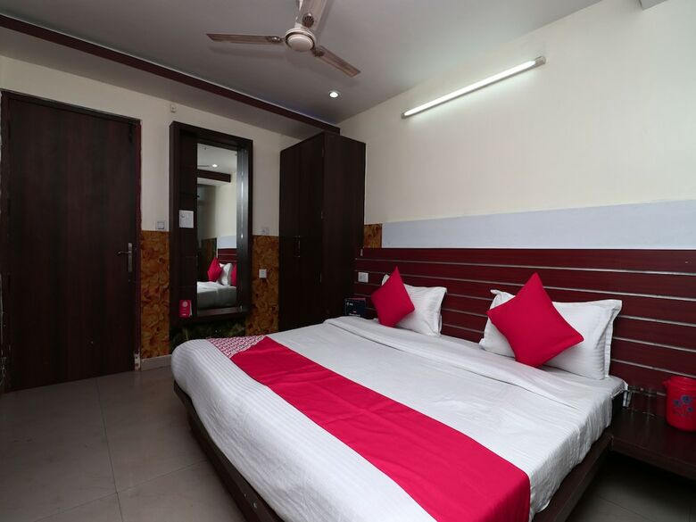 Apartamento Oyo 15794 Jatin Hotel