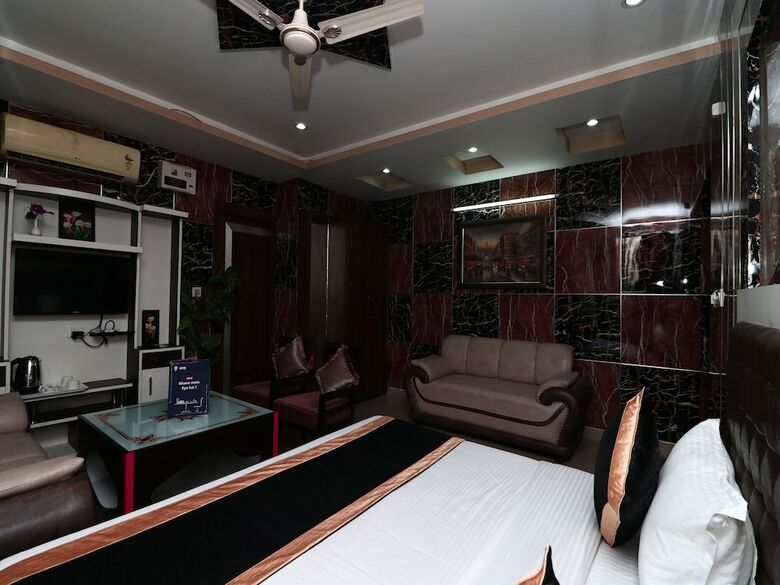 Apartamento Oyo 15794 Jatin Hotel