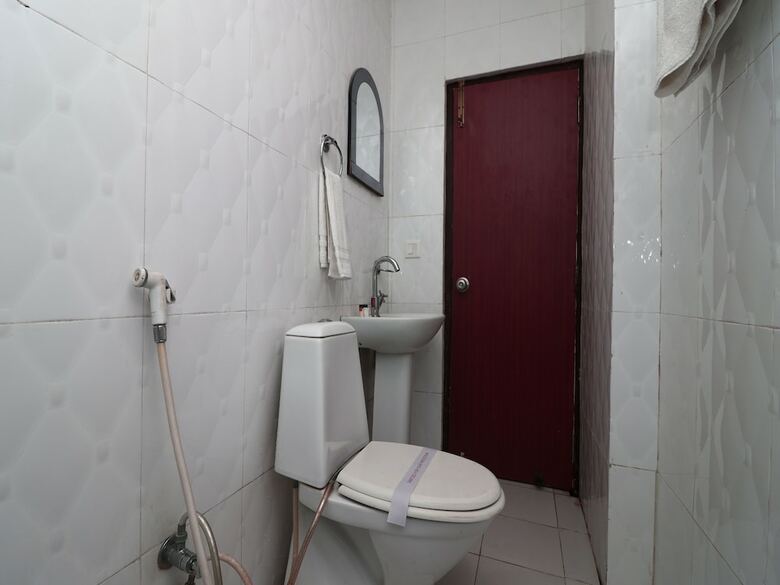 Apartamento Oyo 15794 Jatin Hotel
