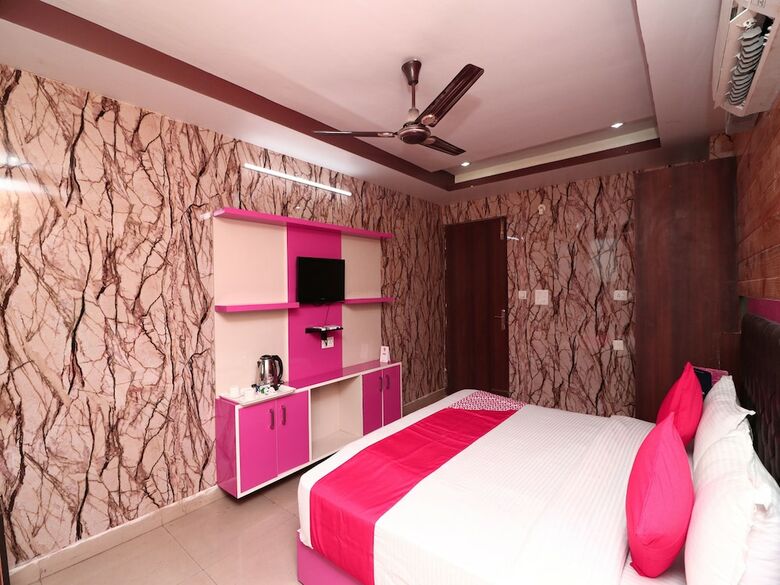 Apartamento Oyo 15794 Jatin Hotel