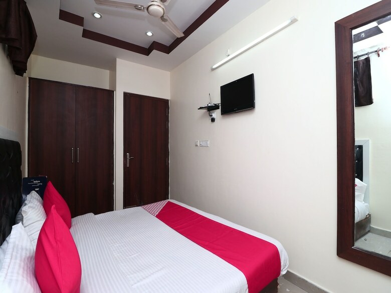 Apartamento Oyo 15794 Jatin Hotel
