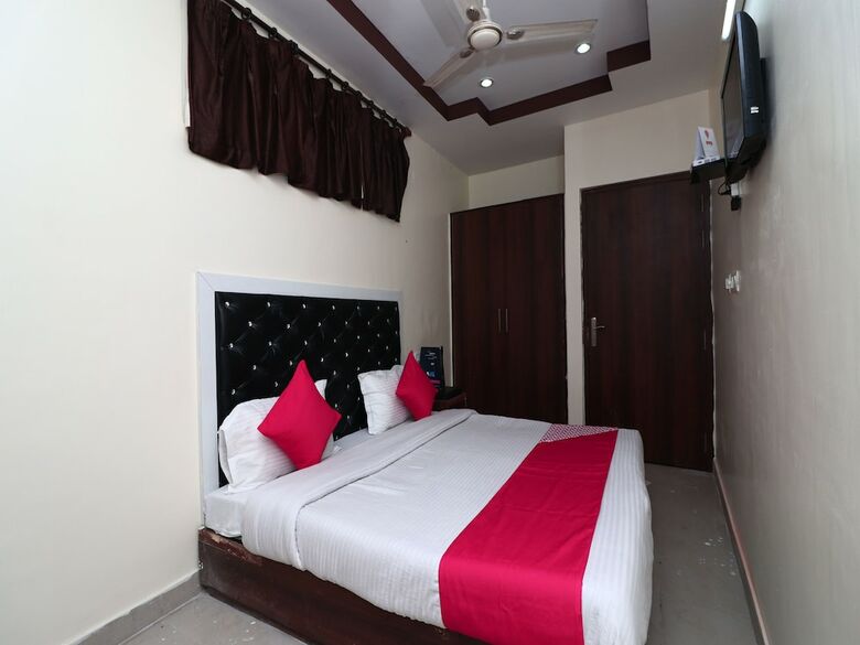 Apartamento Oyo 15794 Jatin Hotel