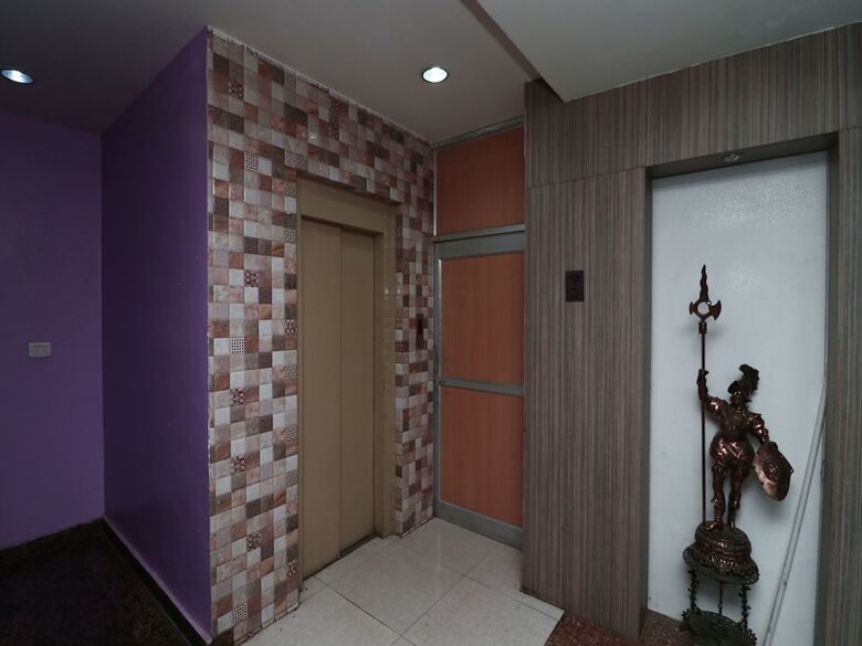 Apartamento Oyo 15794 Jatin Hotel