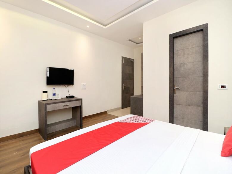 Oyo 15890 Hotel Sunciti Extension