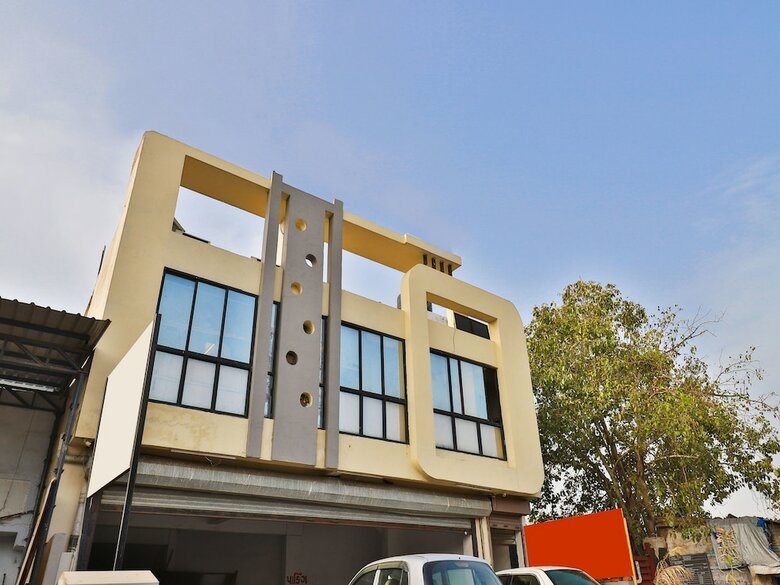 Hotel Oyo 15509 Shreenath