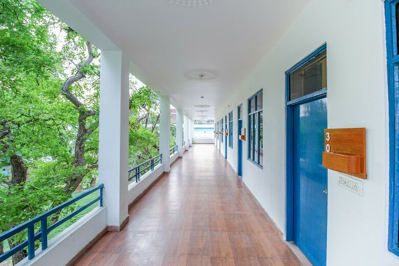 Oyo 15518 Hotel Amar