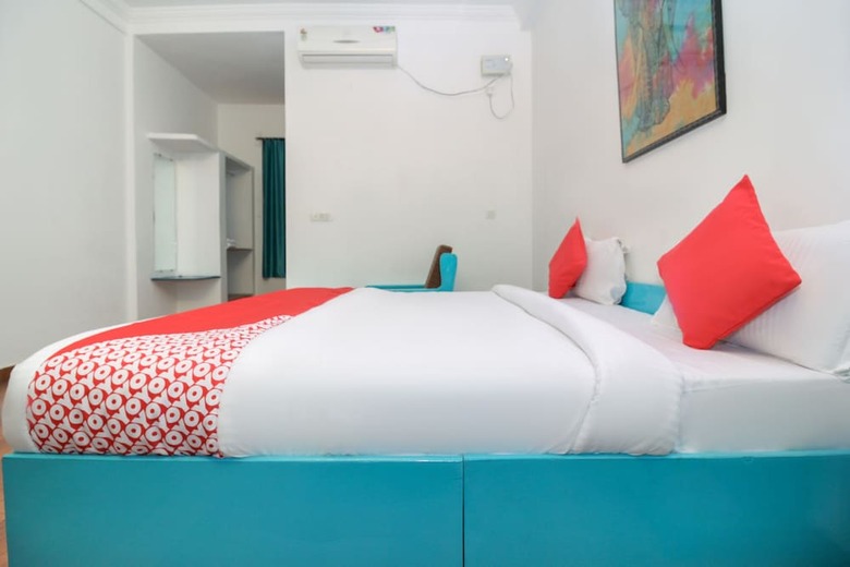 Oyo 15518 Hotel Amar