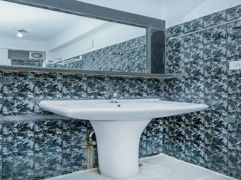 Oyo 10885 Hotel Keerthana International