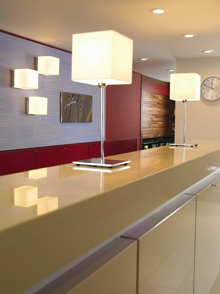 Hotel Holiday Inn Express Qingdao West Coast