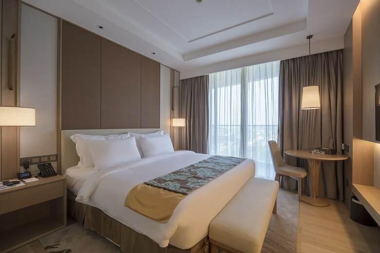 Sunshine Bay Hotel