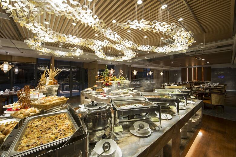 Sunshine Bay Hotel