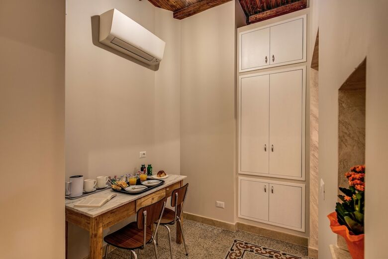 Hotel Colosseo Accomodation Room Guest House