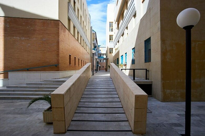 Luminoso  Apartamento En Triana