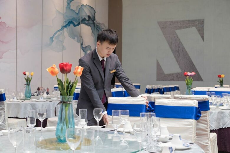 Headquarter International Hotel