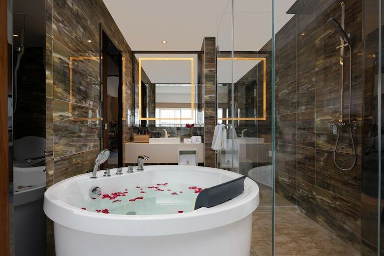 Headquarter International Hotel
