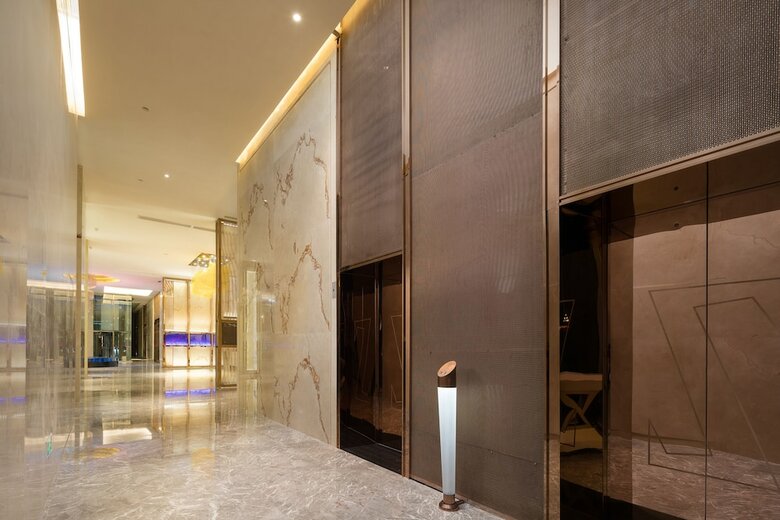 Headquarter International Hotel
