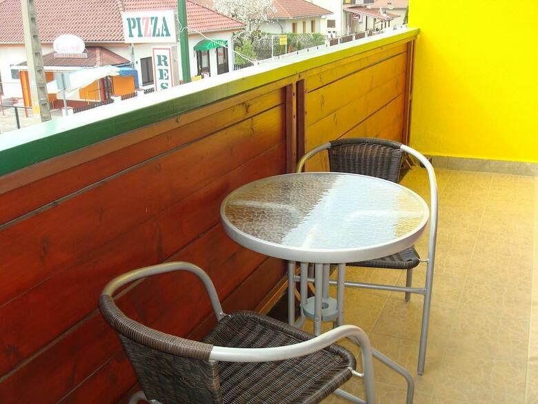 Hotel Napsug�r �s Guly�s Kunyh� �tterem