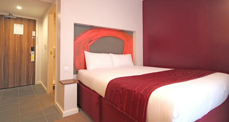 Hotel Ramada By Wyndham London Stansted Airport