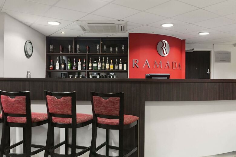 Hotel Ramada By Wyndham London Stansted Airport