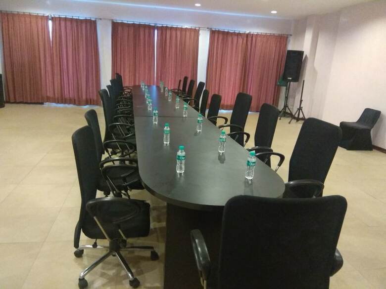 Hotel Suryavilas Luxury Resort And Spa